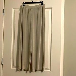 Chico’s Travelers. Tan Size 1 Regular (6/8 Medium) Like New!